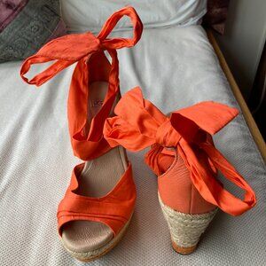 UGG Luciana Sandals Women’s 6.5 • Orange Strappy • Summer comfort!